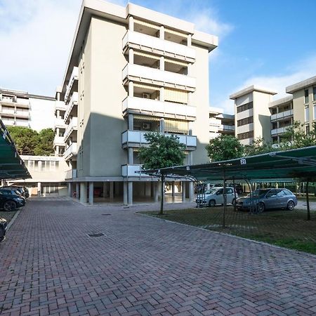 Residence G. Verdi Bibione Exteriör bild