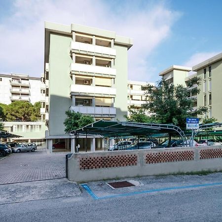 Residence G. Verdi Bibione Exteriör bild