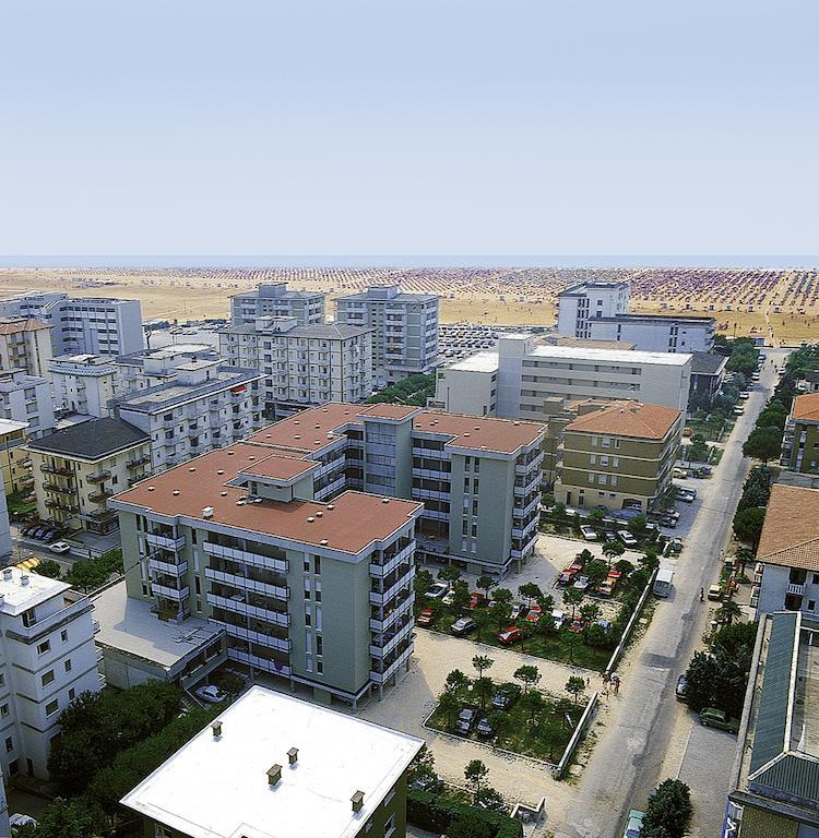 Residence G. Verdi Bibione Exteriör bild